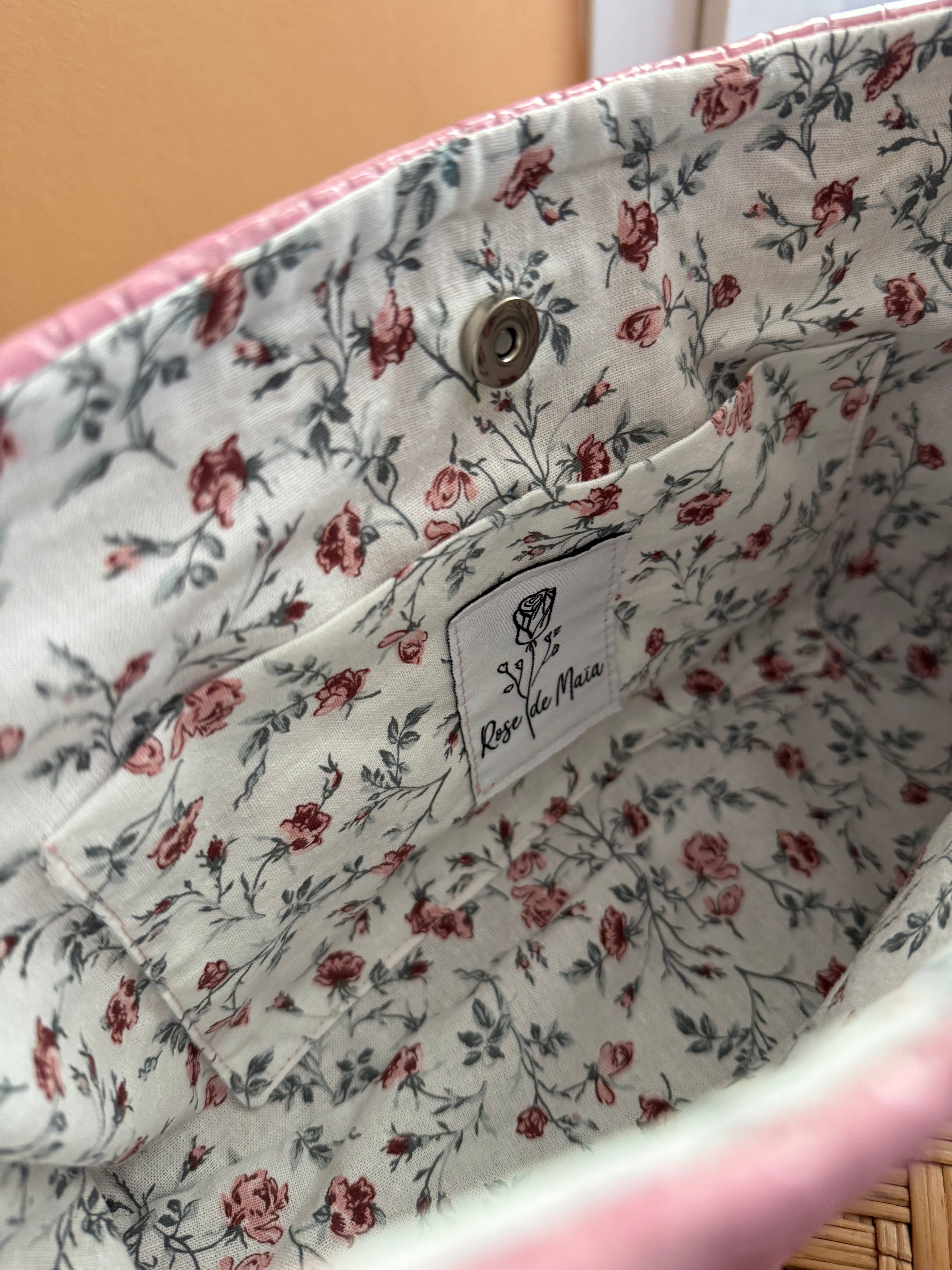 Petite Maïa en rose